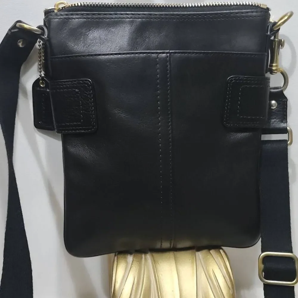 Vintage Coach Soho Y2K Era black leather crossbody bag